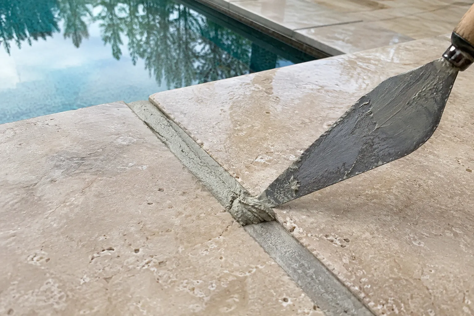 Joints de margelles de piscine : les étapes de réalisation